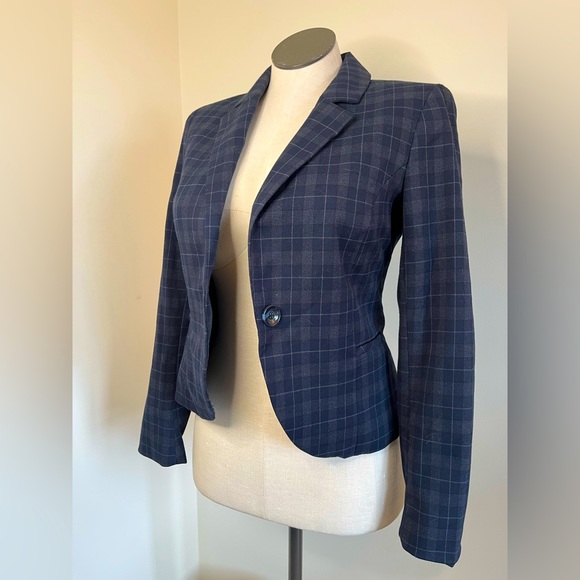 Jackets & Blazers - Versatile blue plaid blazer. Size Medium
